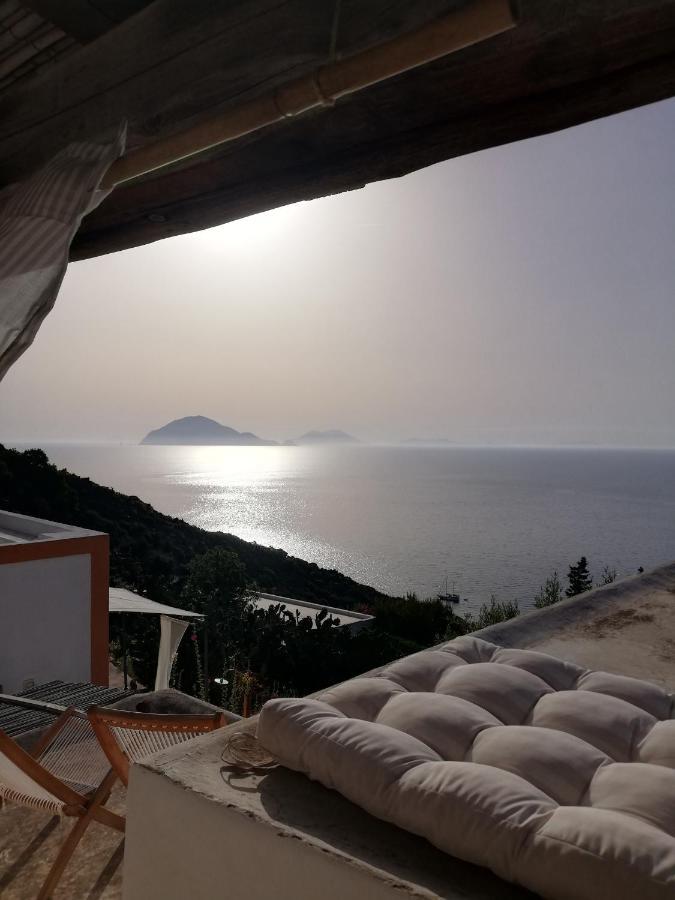 Bed and Breakfast Alicudi Giardino Dei Carrubi- Al Gradino 365 Exterior foto