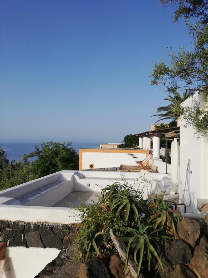 Bed and Breakfast Alicudi Giardino Dei Carrubi- Al Gradino 365 Exterior foto