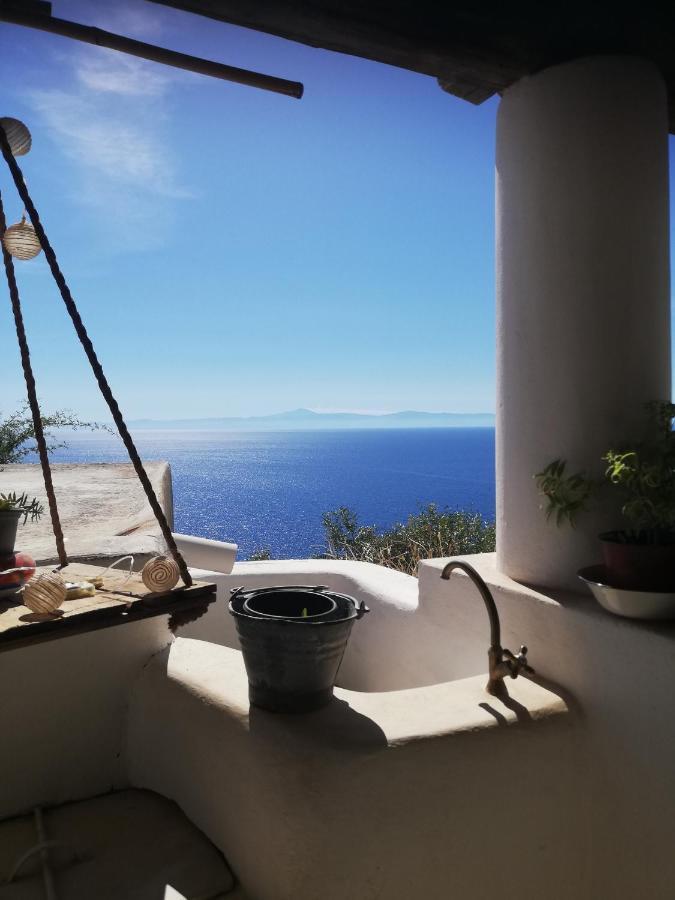 Bed and Breakfast Alicudi Giardino Dei Carrubi- Al Gradino 365 Exterior foto