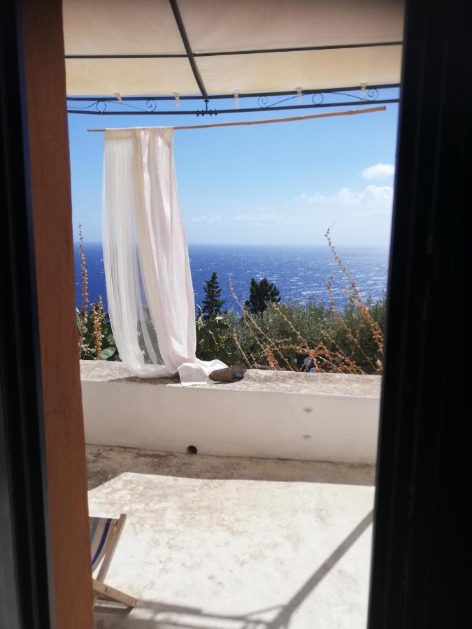 Bed and Breakfast Alicudi Giardino Dei Carrubi- Al Gradino 365 Exterior foto