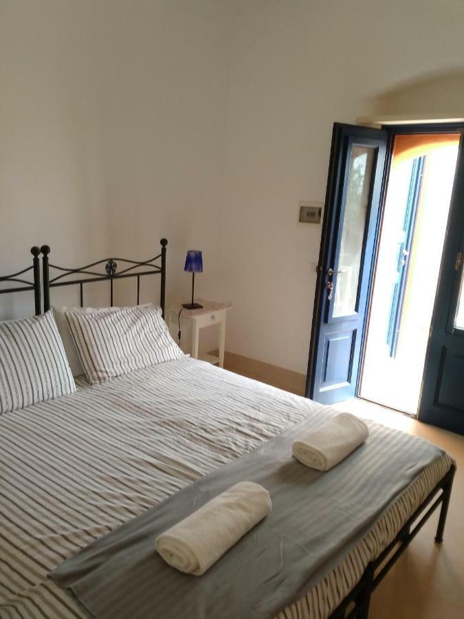 Bed and Breakfast Alicudi Giardino Dei Carrubi- Al Gradino 365 Exterior foto