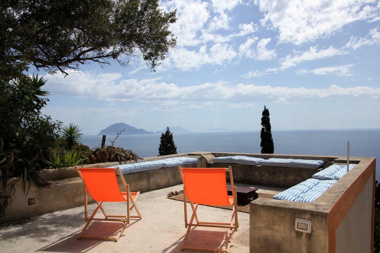 Bed and Breakfast Alicudi Giardino Dei Carrubi- Al Gradino 365 Exterior foto