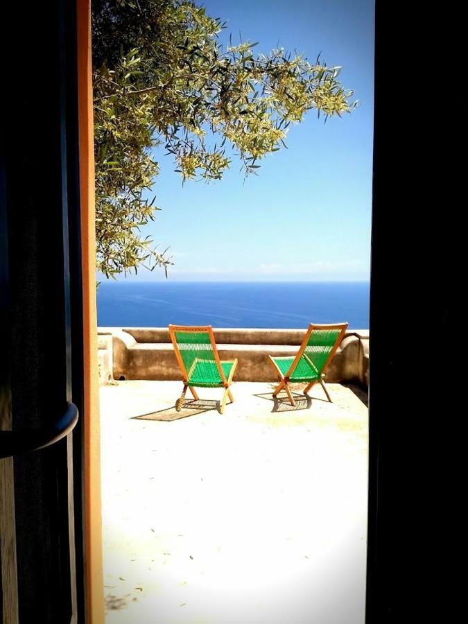 Bed and Breakfast Alicudi Giardino Dei Carrubi- Al Gradino 365 Exterior foto