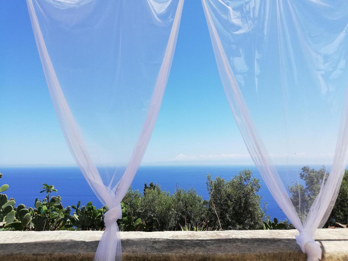 Bed and Breakfast Alicudi Giardino Dei Carrubi- Al Gradino 365 Exterior foto